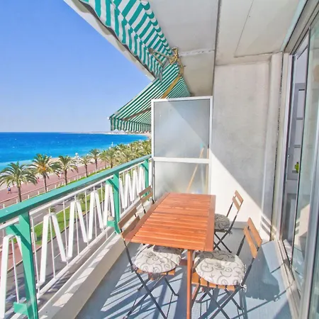 Luxury Sea Front Milord Apartment *