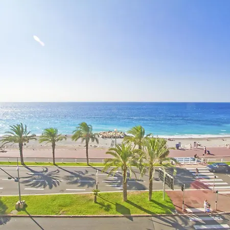 Luxury Sea Front Milord Apartment *