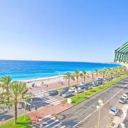 Luxury Sea Front Milord Apartment