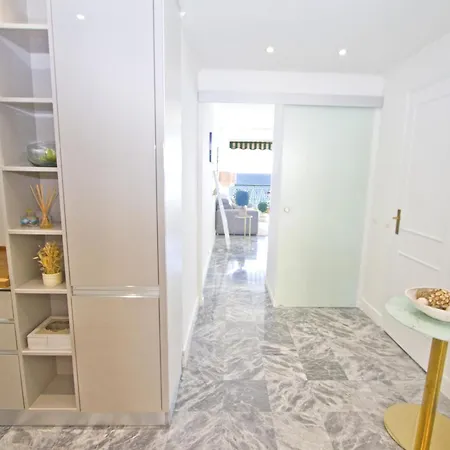 Apartment Luxury Sea Front Milord *