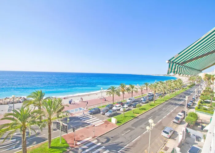 Luxury Sea Front Milord شقة