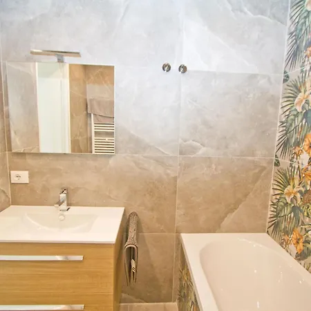 Апартаменты Luxury Sea Front Milord