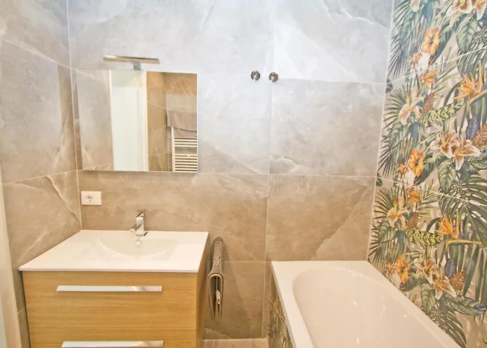 Апартаменты Luxury Sea Front Milord