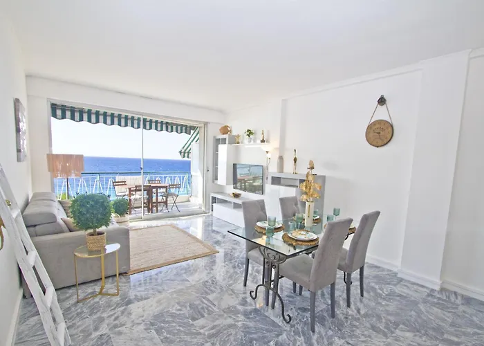 Luxury Sea Front Milord Апартаменты Ницца